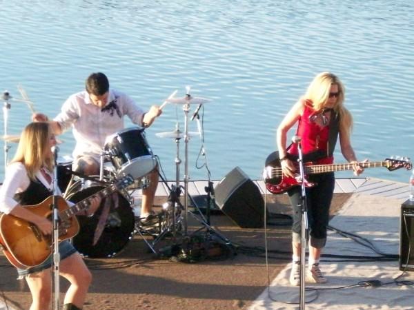 Ashleee Rose band on the lake